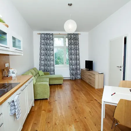 Elegant In Central District Of Daire Prag