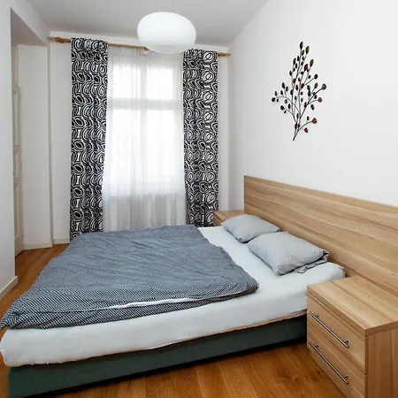 Elegant In Central District Of Daire Prag