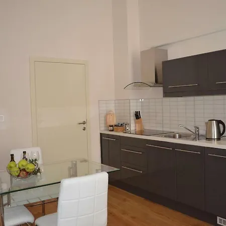 Elegant In Central District Of